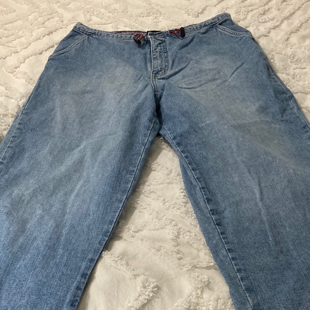 Jean four pocket design